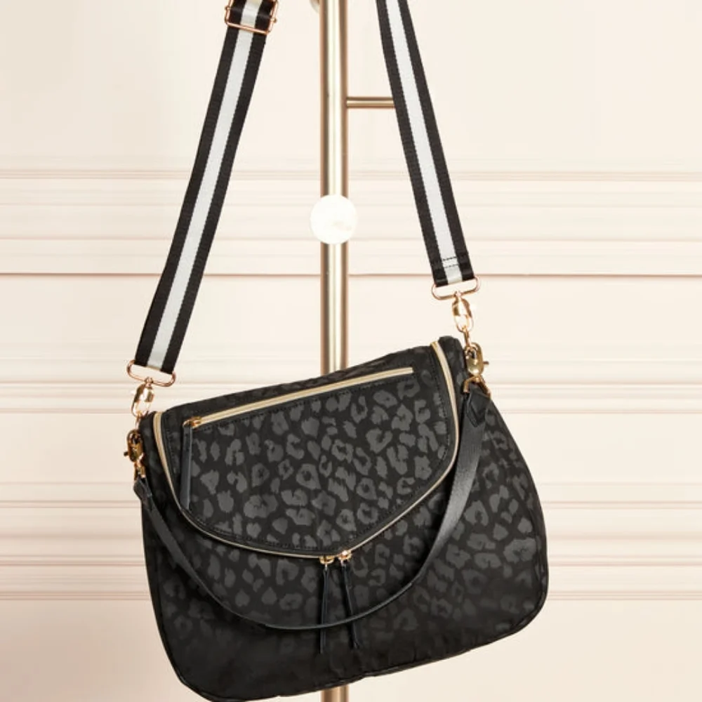 Lady Boss Shoulder Bag Black - Stella&Dot - Picture 2 of 7
